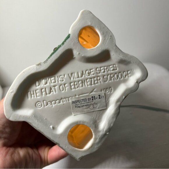 Dept56 Heritage Village Collection The Flat of Ebenezer Scrooge 1989 - Picture 5 of 9